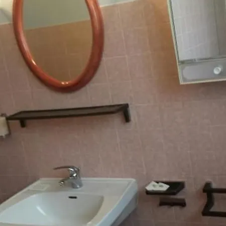 Hébergement de vacances Maison Contemporaine Proche Avec Jardin Privé, 3 Chambres, Wifi Et Piste Cyclable à Proximité - Fr-1-426-151 *